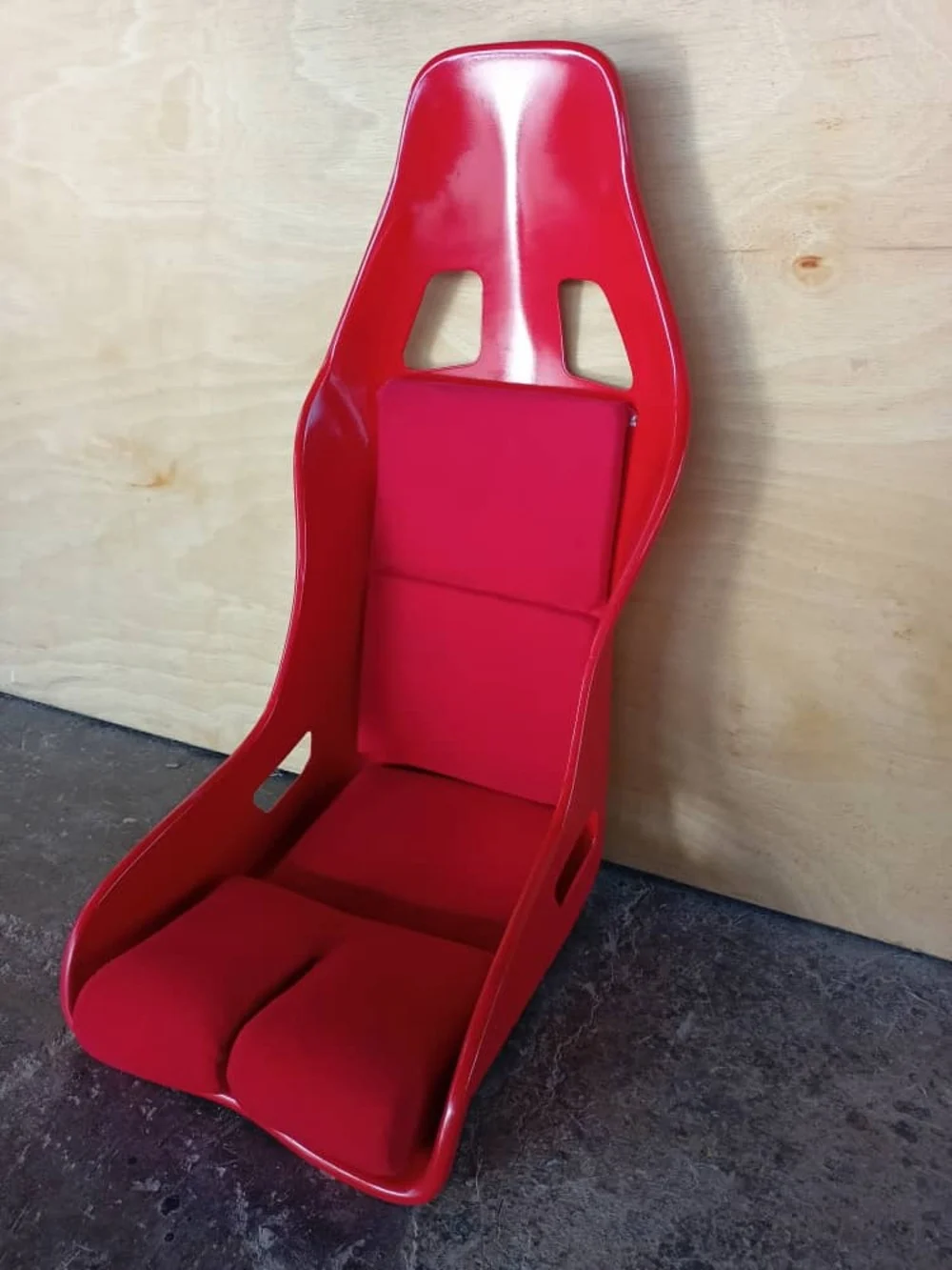 Seat with cushion 7